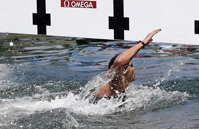 Fotografía del nadador tunecino Oussama Mellouli ganador de los 5km masculino aguas abiertas