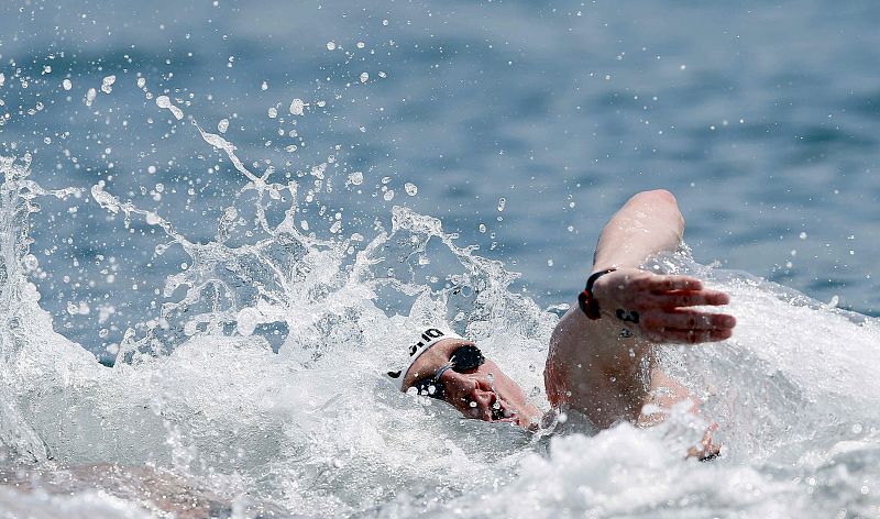 El nadador alemán Thomas Lurz, durante la prueba de 10km en aguas abiertas, de los Campeonatos del Mundo de Natación que se celebran en Barcelona, en las que ha finalizado segundo.