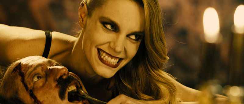 Carolina Bang completa este trío de brujas delirante en "Las brujas de Zugarramurdi", de Álex de la Iglesia.