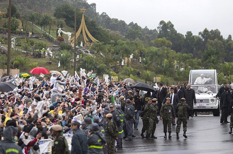 La seguridad del papa en Aparecida ha estado a cargo de unos 5.000 hombres de todas las fuerzas brasileñas, con unas 200 patrullas dotadas de equipos de defensa incluso contra ataques químicos