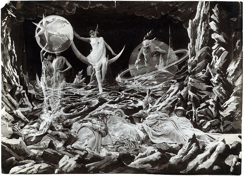 Voyage dans la Lune [Viaje a la luna], 1902. 12º cuadro: el sueño (los bólidos, la Osa Mayor, Febe, las estrelles dobles, Saturno).