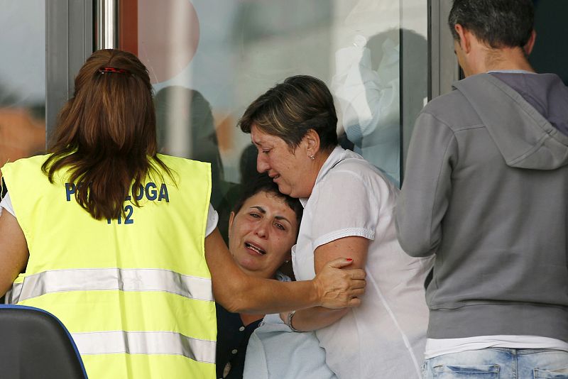 Profesionales, psicólogos y psiquiatras, trabajan sin descano y atienden a los familiares de las víctimas.