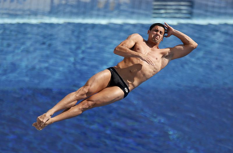 Javier Illana durante la serie clasificatoria de salto de 3m masculino celebrada esta mañana en la Piscinas de Montjuïc.