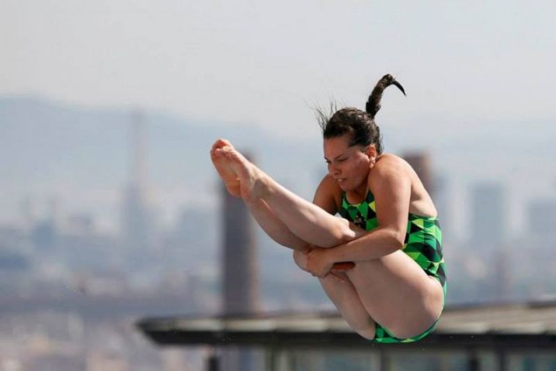 La australiana Anabelle Smith compite en trampolín de 3 metros en los Campeonatos del Mundo.