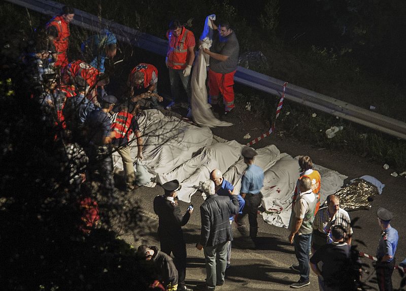 Al menos 38 personas han fallecido en el accidente del autobús.