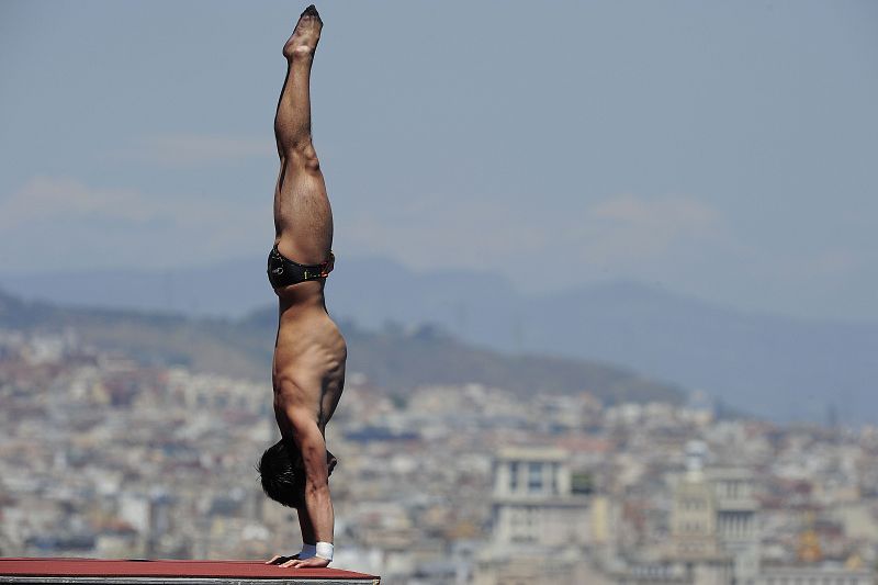 El chino Qiu Bo en la final 10m plataforma que se celebró ayer en la Piscina Municipal de Montjuic.