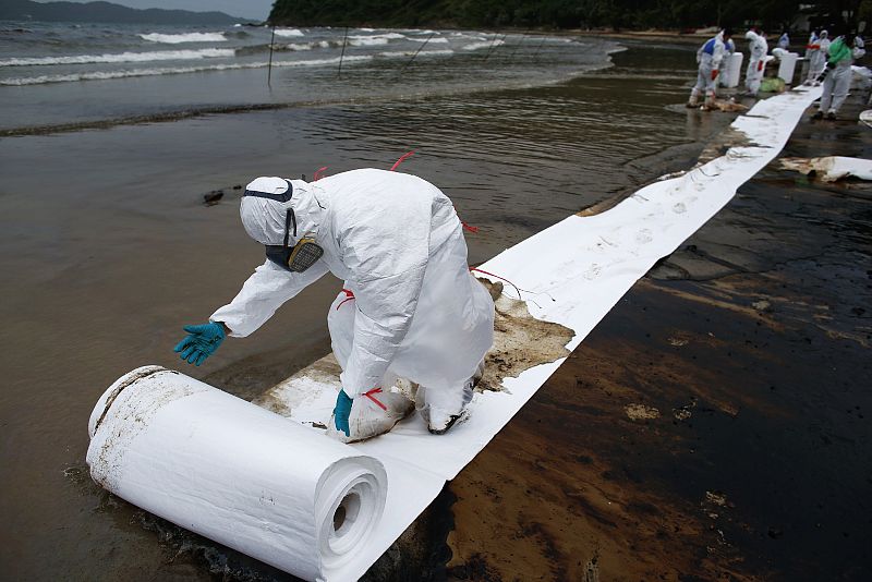 La operadora PTT Global Chemical Pcl ha pedido disculpas por lo sucedido y ha sellado la fisura. Las tareas de limpieza se extenderán durante al menos tres días más.