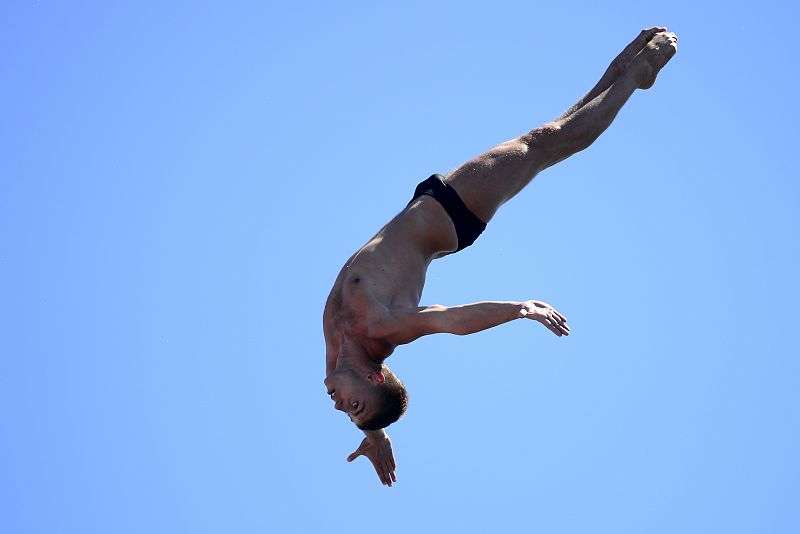 El saltador ruso Artem Silchenko durante la competición de salto de gran altura celebrada en el Moll de la Fusta.