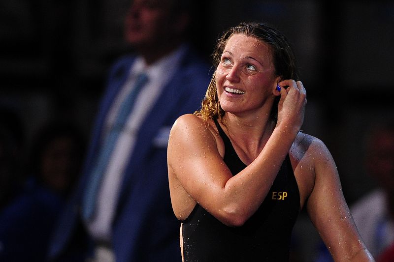 La nadadora española Melani Costa ayer en las Piscinas del Palau Sant Jordi tras conseguir su pase a la final de 200M libres.