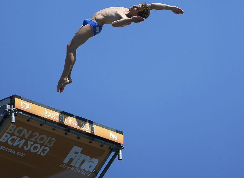 El británico Gary Hunt consigue la segunda posición en la cuarta ronda de los saltos de gran altura de 27m durante los Campeonatos del Mundo de Natación de Barcelona.