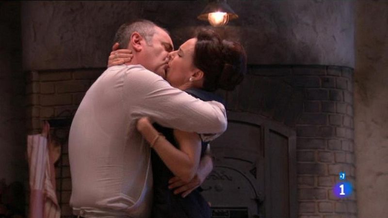 Dimas, desatado, no quiere que se acabe el momento.