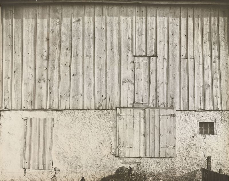 'White Barn, Bucks County, Pennsylvania' (1914-17). Charles Sheeler.
