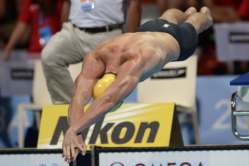 James Magnussen de Australia compite en los 50 metros estilo libre durante los Campeonatos del Mundo de Natación en el Sant Jordi Arena en Barcelona.