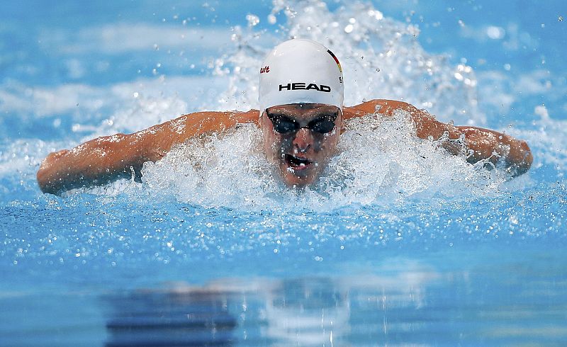 El alemán Steffen Deibler nadando esta mañana los 100m mariposa de las series de clasificación que se han celebrado esta mañana en los Mundiales de Natación de Barcelona.