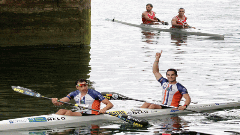 Palistas en el descenso del Sella 2013