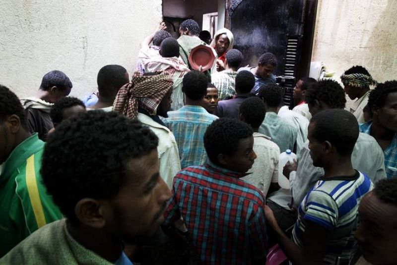 Los inmigrantes irregulares intentaron llegar a Arabia Saudí pero han acabado en Yemen esperando su repatriación. 