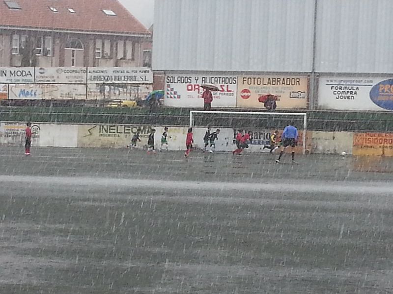 Cuando el niño se hizo hombre. Partido de Fútbol base 7, benjamines (8 años) de LA ENCINA CD SANTANDER en Febrero de 2013.