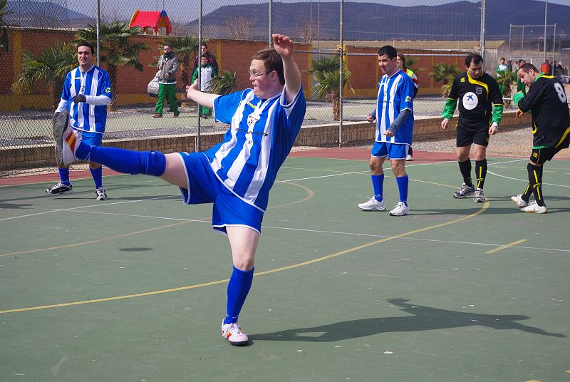 Nacho jugando al fútbol