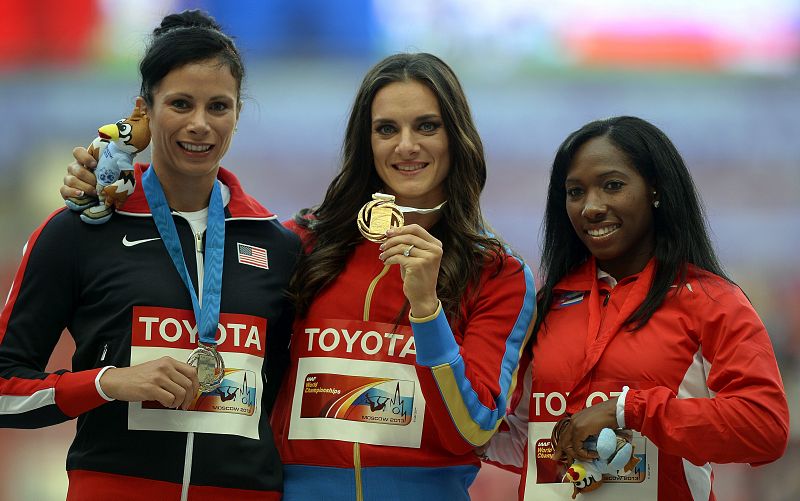 SALTO DE PÉRTIGA ENTREGA DE MEDALLAS