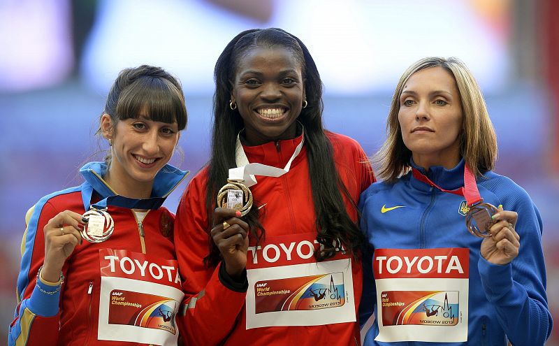 Entrega de medallas de triple salto femenino