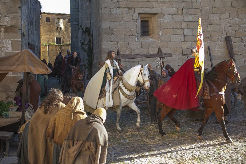 Isabel, la reina de Castilla está en León...