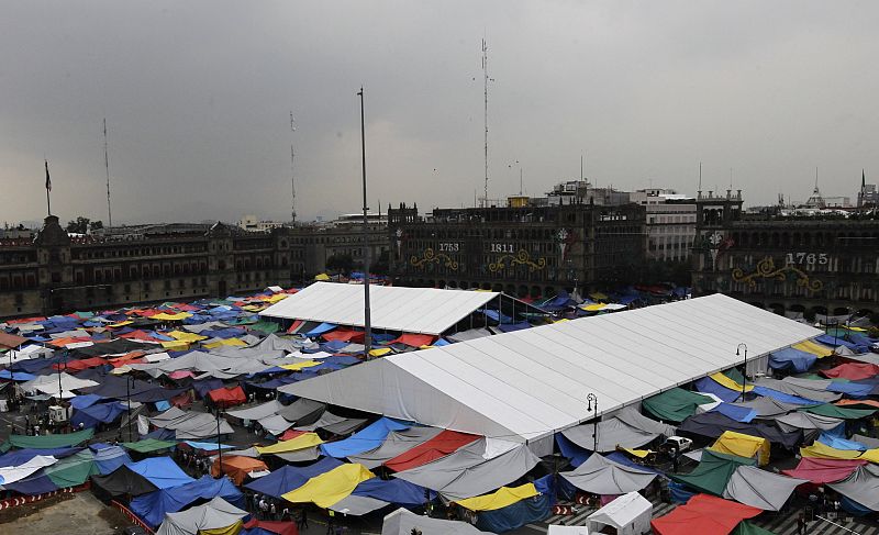Los profesores han acampado en la Plaza del Zócalo de la capital azteca