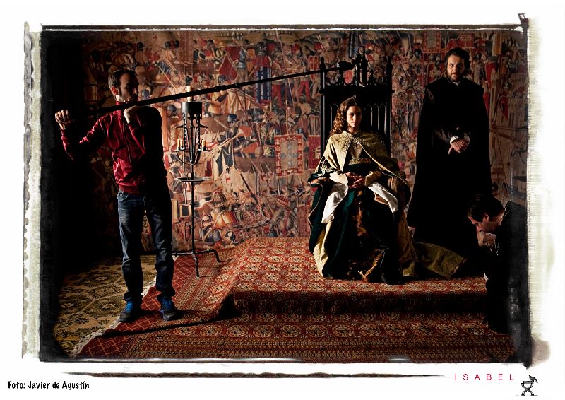 El equipo de sonido está pendiente de grabar todo lo que diga la reina