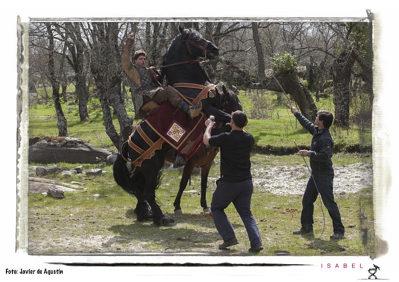 Jordi Frades lo dice siempre, rodar con capítulos es muy complicado... Aquí vemos al equipo de la serie ensayando la escena