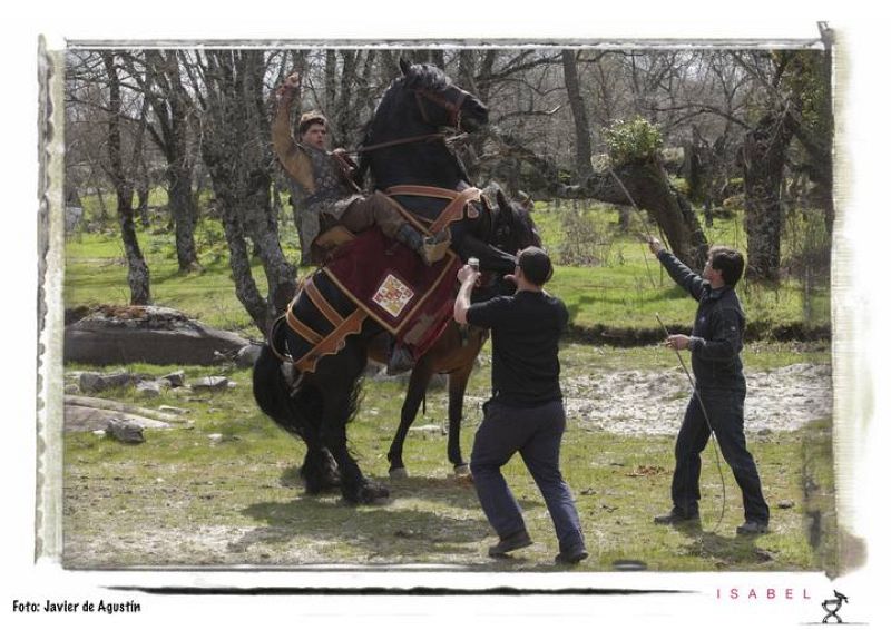 Jordi Frades lo dice siempre, rodar con capítulos es muy complicado... Aquí vemos al equipo de la serie ensayando la escena 