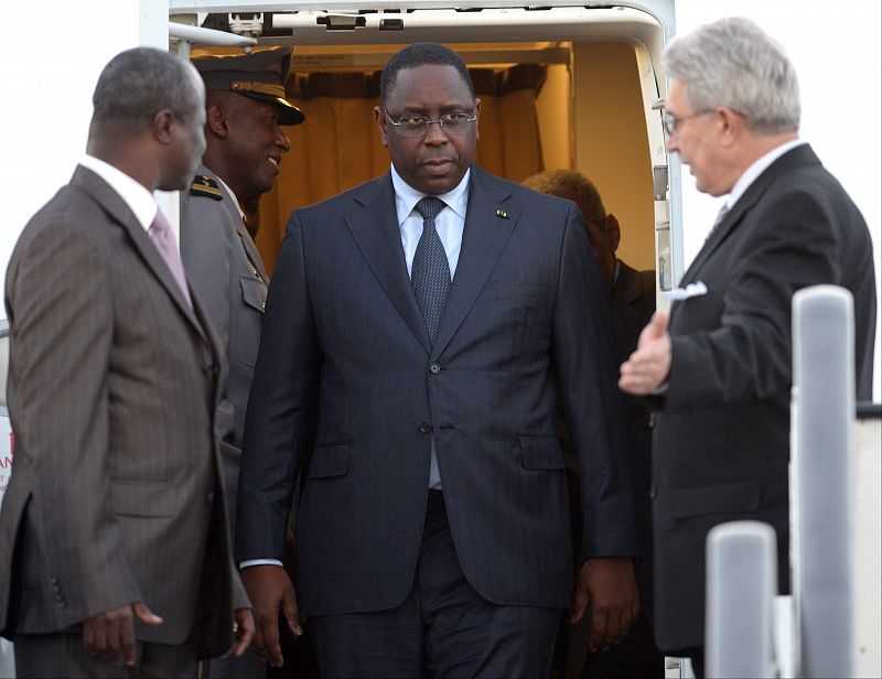 El presidente senegalés Macky Sall a su llegada al aeropuerto en San Petersburgo (Rusia) este jueves 5 de septiembre