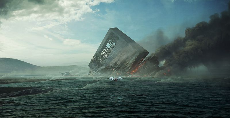 Destrucción de una de las torres que succionan el agua del mar en el mundo post-apocalíptico de 'Oblivion'