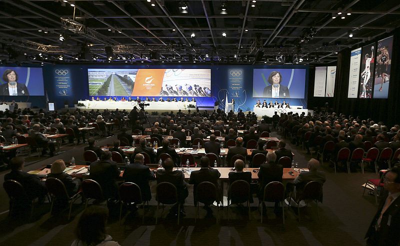 Vista de la 125ª sesión del Comité Olimpico Internacional, en el hotel Hilton de Buenos Aires, la sala donde las candidaturas pasaban su último examen.