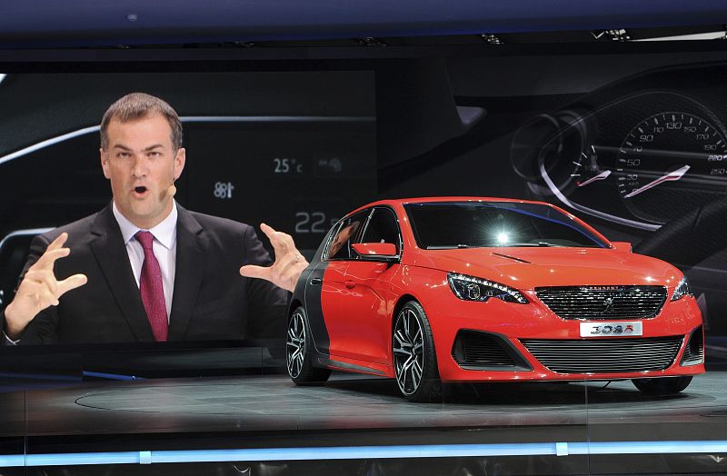 El director de Peugeot en París, Maxime Picat, presenta el nuevo Peugeot 308 R Concept