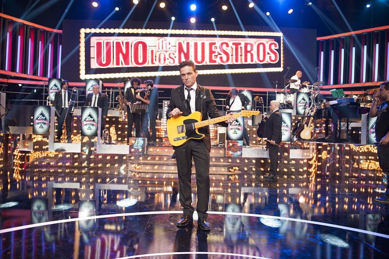 Ovidio López Cabezuelos, también guitarrista de Los Nuestros. Le conocen como "Ovi One".