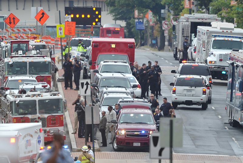 Actividad en la calle donde se ha producido el tiroteo, en Washington