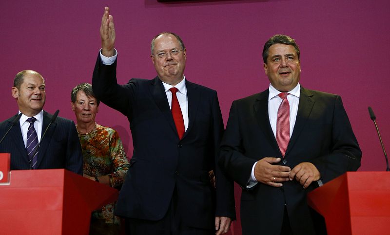 SPD party leader Gabriel and SPD top candidate Steinbrueck address supporters after the first exit polls in the German general election (Bundestagswahl) at the party headquarters in Berlin