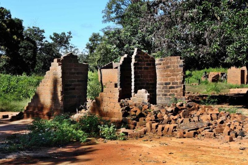  Algunas aldeas han quedado reducidas a cenizas en el norte del país. 