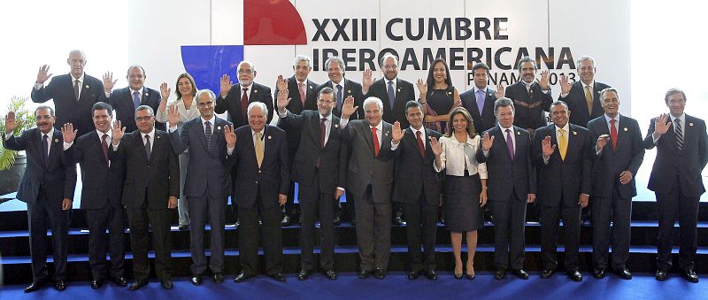 FOTO DE FAMILIA ASISTENTES A LA XXIII CUMBRE IBEROAMERICANA