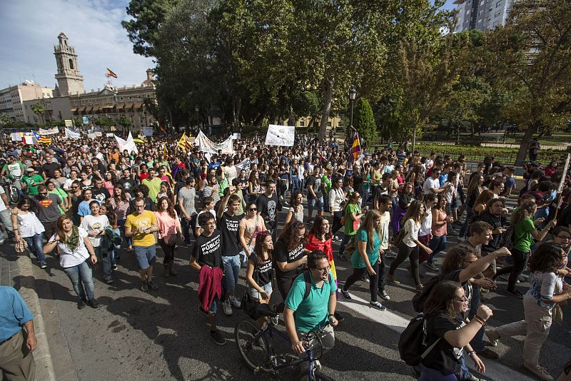 Vista general de la manifestación contra la reforma educativa.