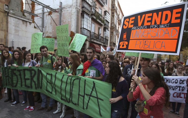 La manifestación ha salido por las calles del centro de Oviedo.