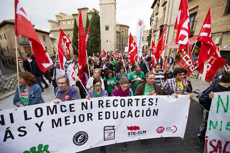 En Toledo han participado cinco mil personas, según la organización, y mil quinientas, según la policía.