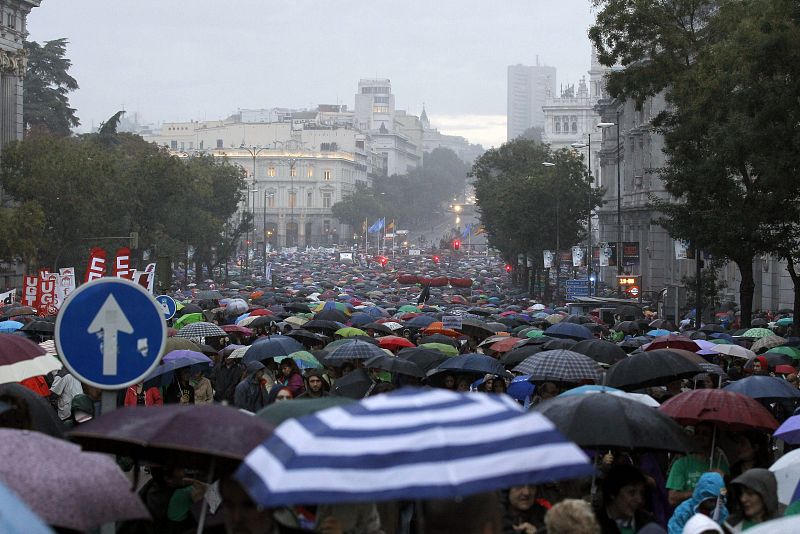 En la imagen, la concentración en la calle de Alcalá a su llegada a la Plaza de Cibeles.