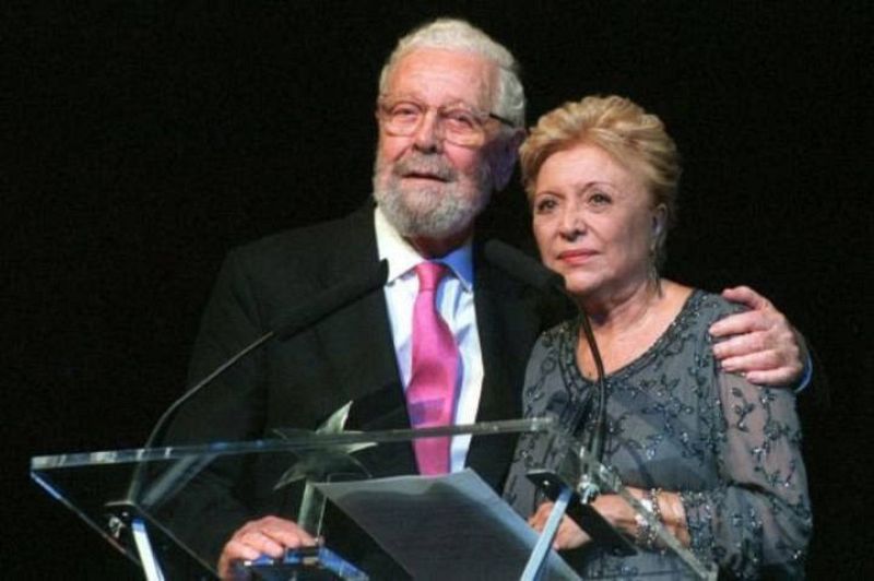 Amparo Soler Leal con Luis García Berlanga en un homenaje a sus carreras en 1999