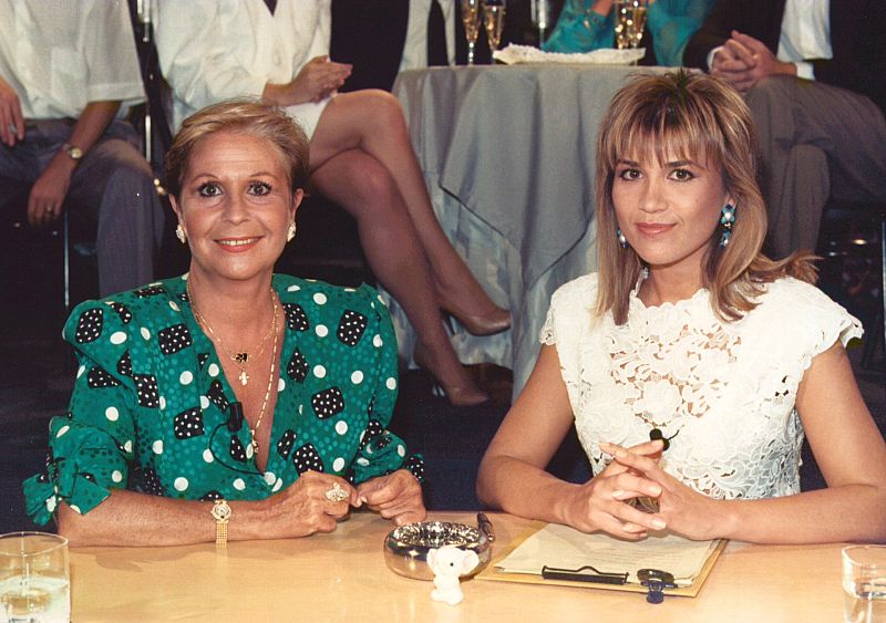 Lina Morgan junto a la periodista Julia Otero (Archivo).