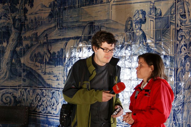 Álvaro Soto y Carla Ventura en la sala de los blasones del Palacio Nacional de Sintra