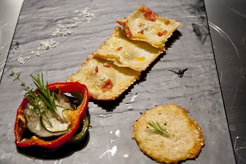 MasterChef Junior - Raviolis de quesos con ratatouille y galleta de parmesano