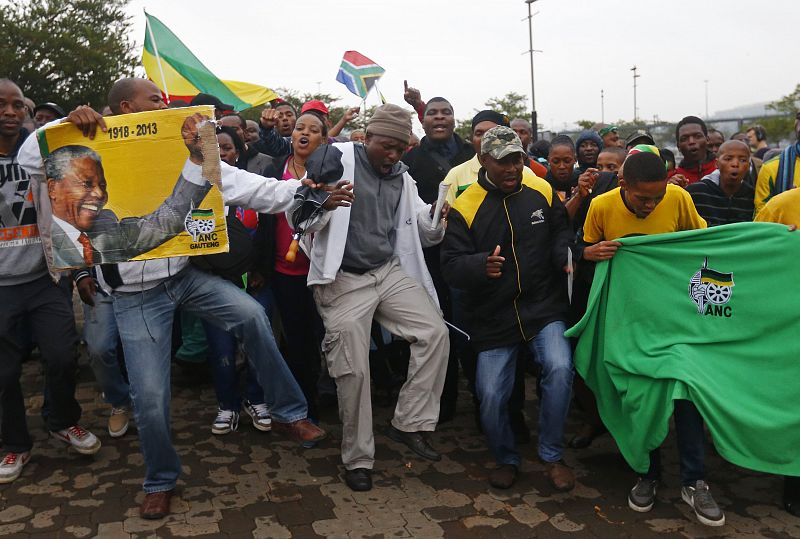 En este estadio tuvo lugar la última aparición pública del fallecido expresidente sudafricano, en la ceremonia de clausura del Mundial de Fútbol de 2010.