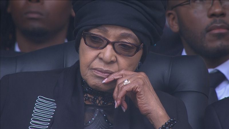 Winnie Mandela, la exmujer de Nelson Mandela en el funeral nacional del expresidente