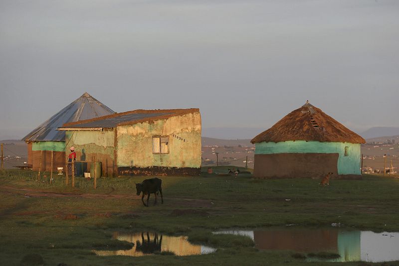 Una casa tradicional en la localidad de Qunu. Mandela vivió parte de su infancia aquí y quiso ser enterrado en su tierra