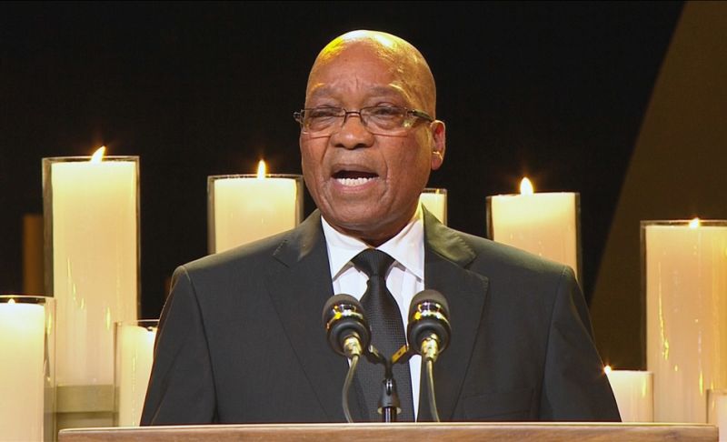 El presidente sudafricano, Jacob Zuma, se dirige a los asistentes. "Solo una palabra: gracias", ha dicho.